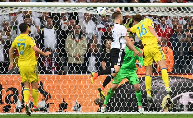 เยอรมนีโชว์ฟอร์มสมราคาทีมเต็งต้อนชนะยูเครน 2-0 ผงาดจ่าฝูง
