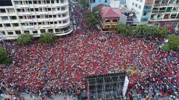 ชมบรรยากาศ เหงียนจัดใหญ่ ส่งสาวนุ่งน้อยห่มน้อย รับฮีโร่U23 ถึงบนเครื่องบิน!!