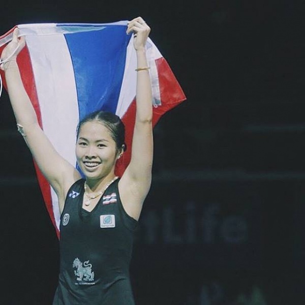 เมย์ รัชนก เชิญธงไทยนำทัพนักกีฬาในพิธีเปิดโอลิมปิก2016
