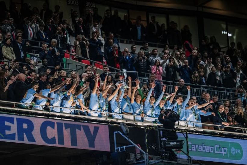 รวมภาพ แมนซิตี้ ฉลองแชมป์ คาราบาวคัพ 2025-26 สมัยที่ 9