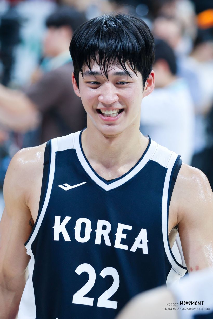 ไวรัลนักบาสหนุ่มชาวเกาหลีใต้ หล่อออร่าทำฮือฮาทั้งสนาม!