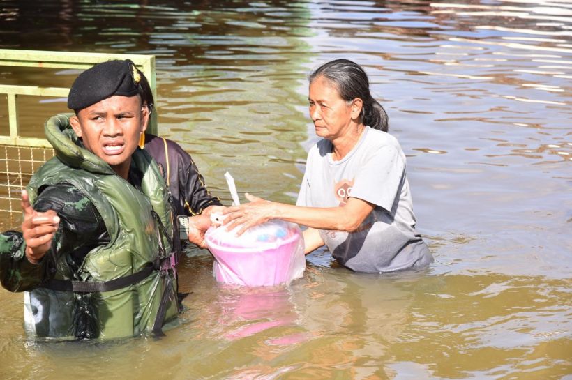 ไม่ธรรมดา บัวขาว ได้เลื่อนยศเป็น ร้อยเอก เห็นเงินเดือนเเล้วอึ้งเลย