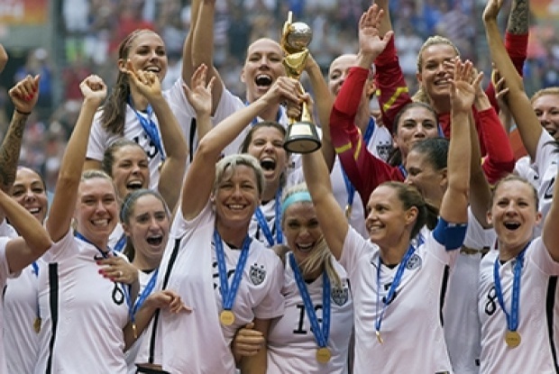 ‘อเมริกา’คว้าแชมป์บอลหญิงโลก โกล์ไทย‘วราพร’ติดโผจอมเซฟ