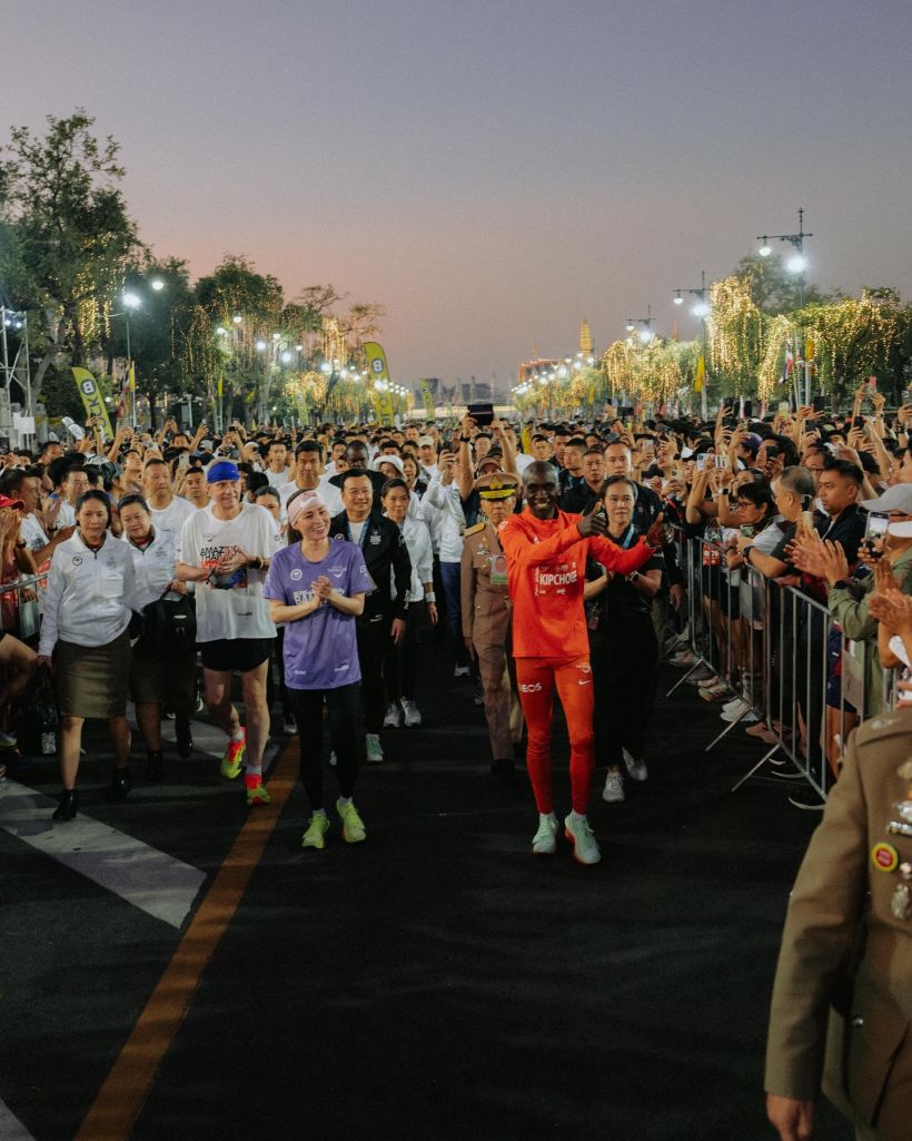 ยอดนักวิ่งโลก ร่วมถวายพระพร สมเด็จพระนางเจ้าฯ พระบรมราชินี