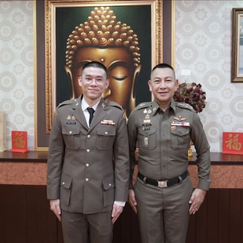วิว กุลวุฒิ รับพิธีประดับยศ ร้อยตำรวจตรี อย่างเป็นทางการ