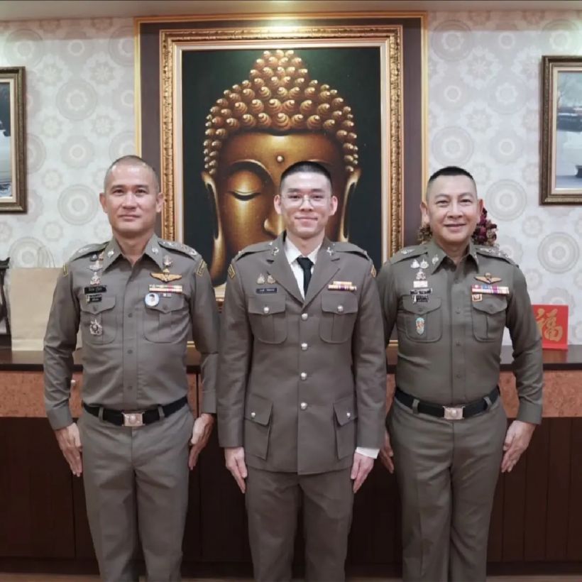 วิว กุลวุฒิ รับพิธีประดับยศ ร้อยตำรวจตรี อย่างเป็นทางการ