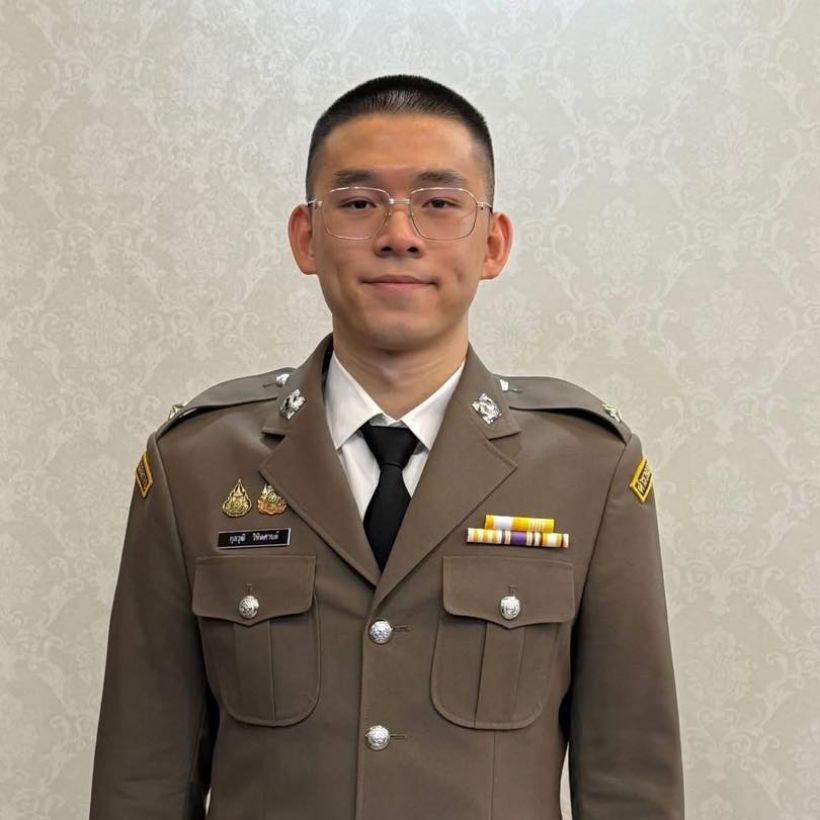 วิว กุลวุฒิ รับพิธีประดับยศ ร้อยตำรวจตรี อย่างเป็นทางการ