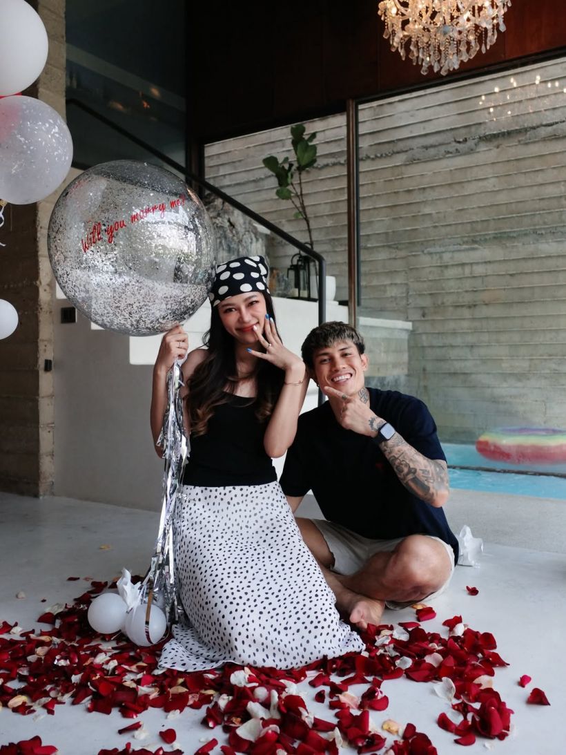 วงการกีฬาเฮ! เเข้งดาวรุ่งทีมชาติไทย สละโสดเเล้ว