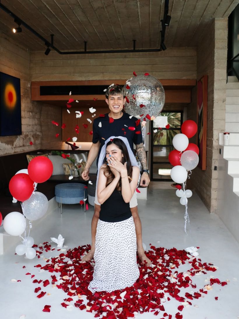 วงการกีฬาเฮ! เเข้งดาวรุ่งทีมชาติไทย สละโสดเเล้ว