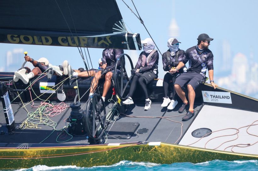 สมเด็จพระนางเจ้าฯพระบรมราชินี ทรงนำทีมเรือใบไทยขึ้นรั้งที่1