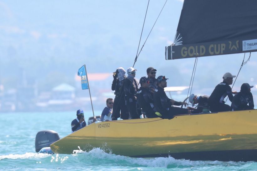 สมเด็จพระนางเจ้าฯพระบรมราชินี ทรงนำทีมเรือใบไทยขึ้นรั้งที่1