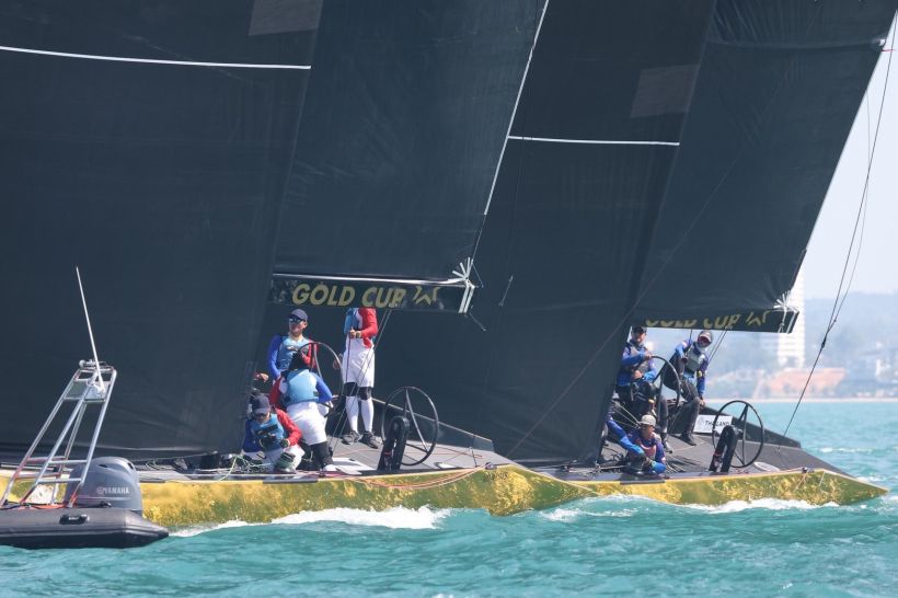 สมเด็จพระนางเจ้าฯพระบรมราชินี ทรงนำทีมเรือใบไทยขึ้นรั้งที่1