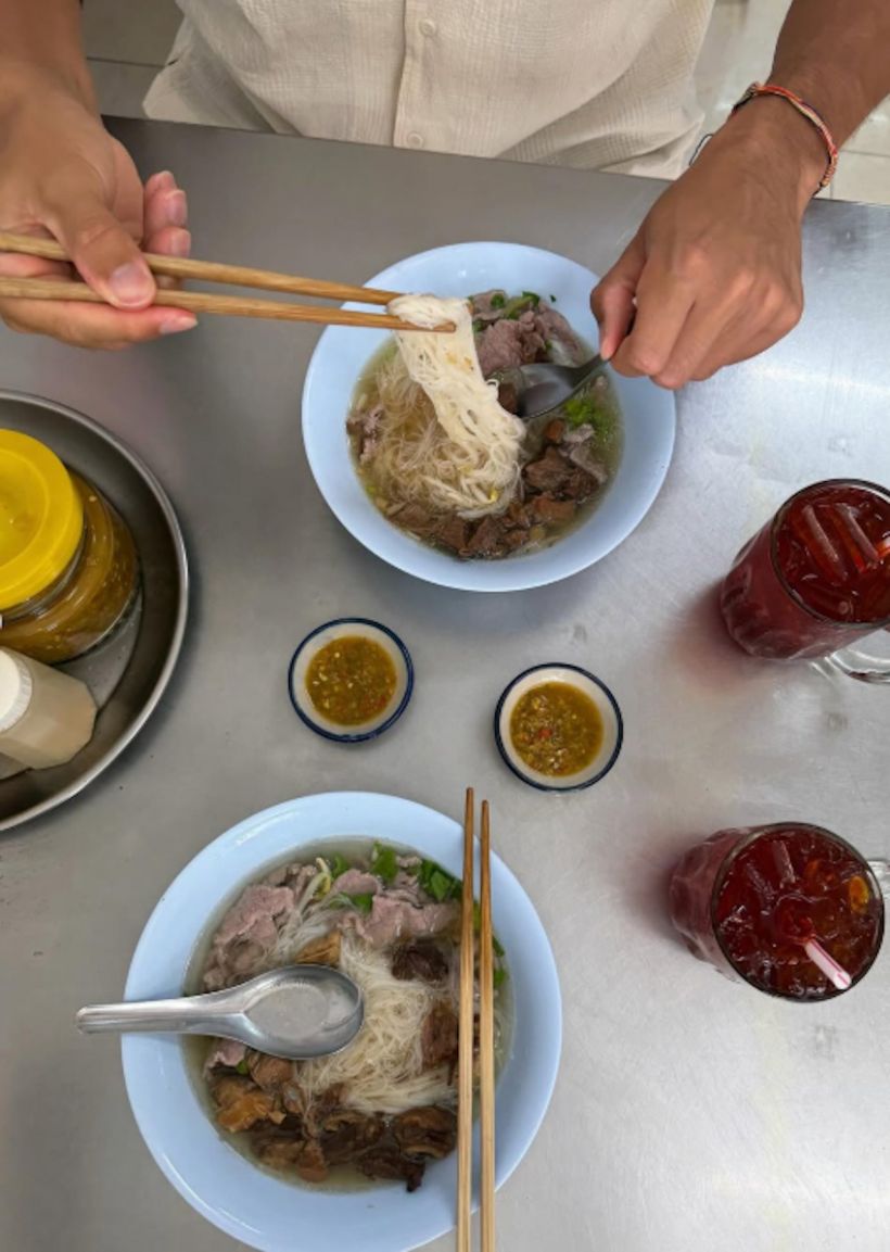 อิจฉาตาร้อน! นักแข่งF1 สายเลือดไทย ควงแฟนสาวเที่ยว