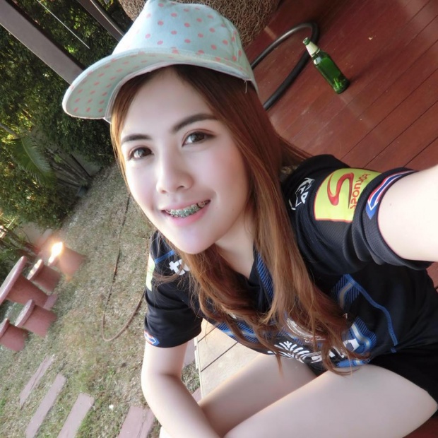 สาวข้างกาย ประทุม ชูทอง กองหลังพันธุ์ดุทีมชาติไทย ที่สวยระดับนางเอก
