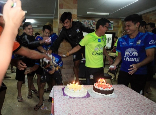  รวมภาพความสุขเละ ๆ แต่น่ารัก HBD เจ ชนาธิป 