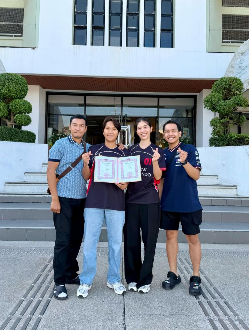 "เทนนิส-จูเนียร์" จูงมือจดทะเบียนสมรส รับปีใหม่ หวานเจี๊ยบจนมดขึ้น!