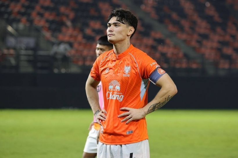 เคลียร์ชัด อุ้ม ธีราทร กับข่าวลือประเด็นร้อน ไม่ชอบหน้า โจนาธาร เข็มดี